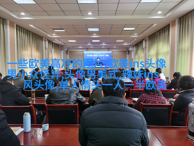 欧美黑白女生头像